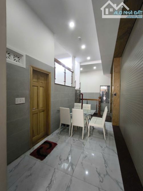 Cho thuê nhà GÓC 2MT số 12 đường Lê Thánh Tôn với Chu Mạnh Trinh, Phường Bến Nghé, Quận 1 - 2