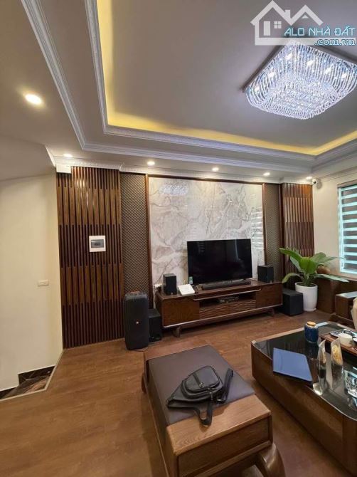 Bán nhà Nguyễn Sơn, Quận Long Biên 56.8m2, 5 tầng, 9.25 tỷ, khu phân lô - 2