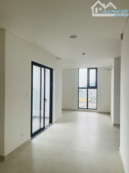 Cho thuê chung cư The Calla (Calla Apartment) - căn trực diện biển 2PN, 2WC - 4tr/th -Cạnh - 2