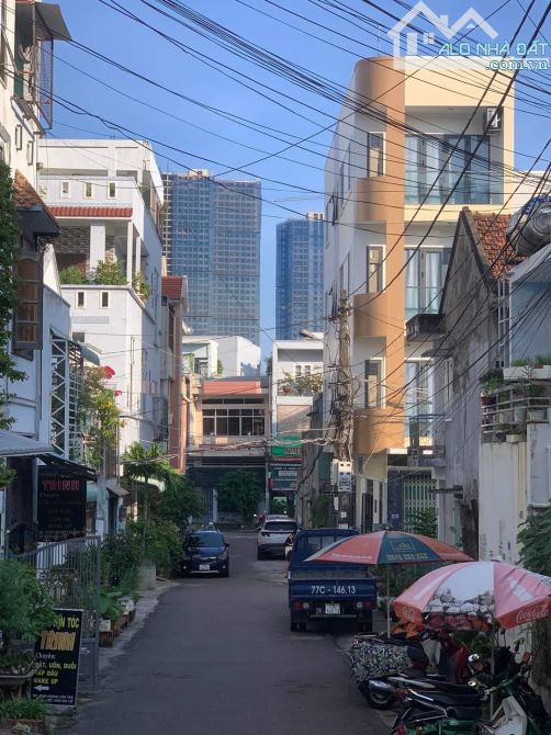 Cần vốn làm ăn kinh doanh hàng tết gia chủ gửi bán lô góc 3 mặt tiền dt sổ đỏ 197m ngang 1 - 2