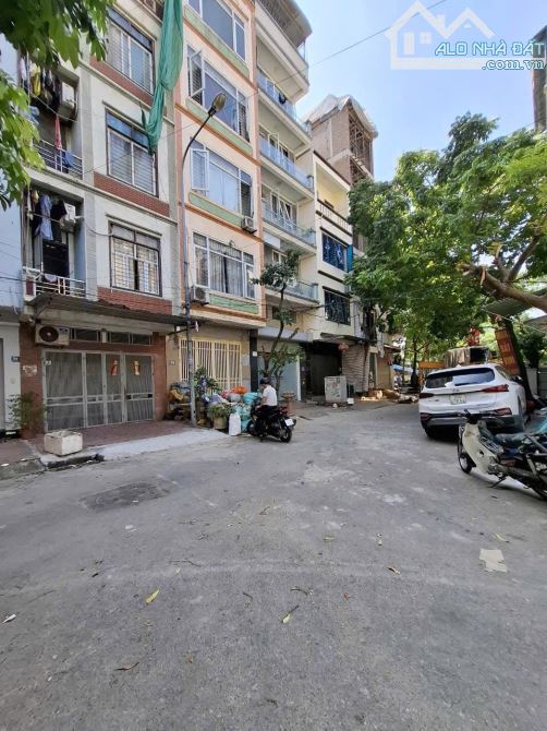 BÁN GẤP 50M ĐẤT KHU DV XA LA HÀ ĐÔNG -PHÂN LÔ V-HÈ 3M ÔTÔ TRÁNH KINH DOANH 13.7 TỶ - 2