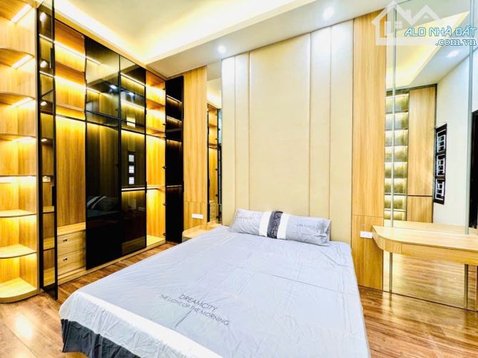 NHÀ RIÊNG TRƯỜNG CHINH Thanh Xuân, 63m2x6Tầng ô tô đỗ cửa, Thang Máy LÔ GÓC 2 mặt thoáng - 3