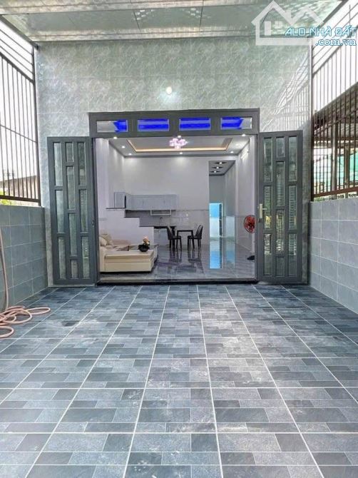 Nhà ngay mặt tiền đường bê tông 8m kẹt tiền bán nhà ở tân phú trung, 135m2 690trieu - 3