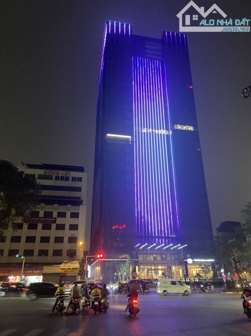 Cho thuê văn phòng tòa nhà Lancaster Luminaire giá tốt DT từ 196m2 - 1000m2 - 4