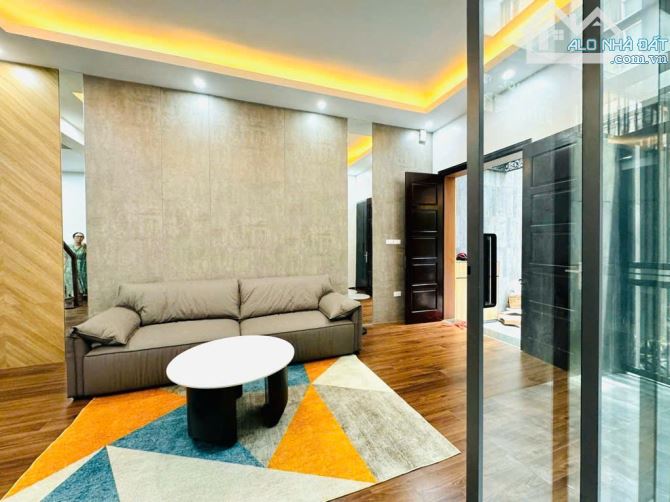 NHÀ RIÊNG TRƯỜNG CHINH Thanh Xuân, 63m2x6Tầng ô tô đỗ cửa, Thang Máy LÔ GÓC 2 mặt thoáng - 4