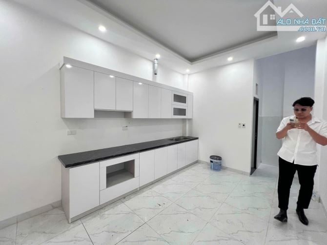 Bán Nhà Di Trạch - KHÔNG QUY HOẠCH 50m2 -nhà 5 tầng-6 phòng khép kín  ngõ trước nhà 2,8m - 5