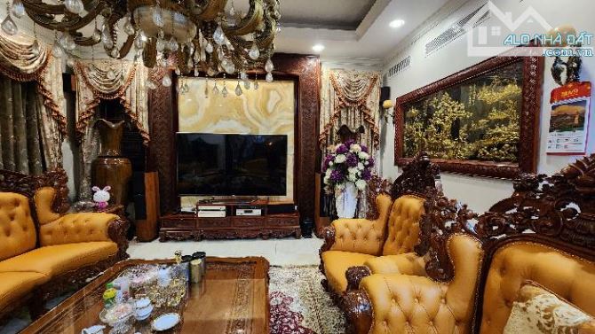 Bán Biệt Thự 5.2ha Yên Hòa DT 310m2, Mặt tiền 18m - 4 Ô tô tránh - Giá 109 tỷ - 5