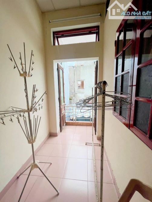 Nhà 2 tầng kiệt ô tô - K408 Hoàng Diệu - 6