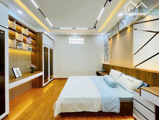 Đi Mỹ định cư, bán gấp nhà 60m2 ngay Đông Hưng Thuận 27, Q12. Bao Sổ 2.1 Tỷ. Hẻm xe hơi - 6