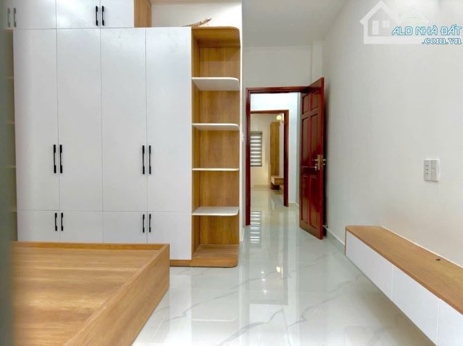 BÁN NHÀ HƯƠNG LỘ 2 - GẦN BỆNH VIỆN BÌNH TÂN  - NHÀ 5 TẦNG - 60M2 - 4 PN - KHU NHÀ ĐẸP CAO - 6