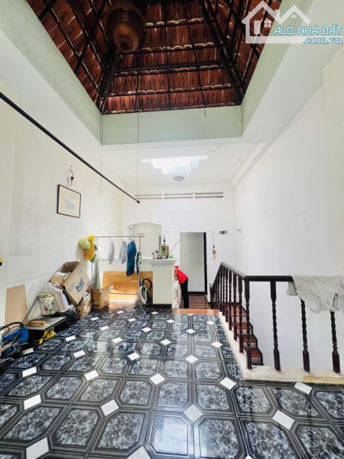 XE HƠI THÔNG , HỒNG BÀNG P1 Q11 , 65M2 , 7c Vô Nhà , CHỈ 7.x TỶ - 7