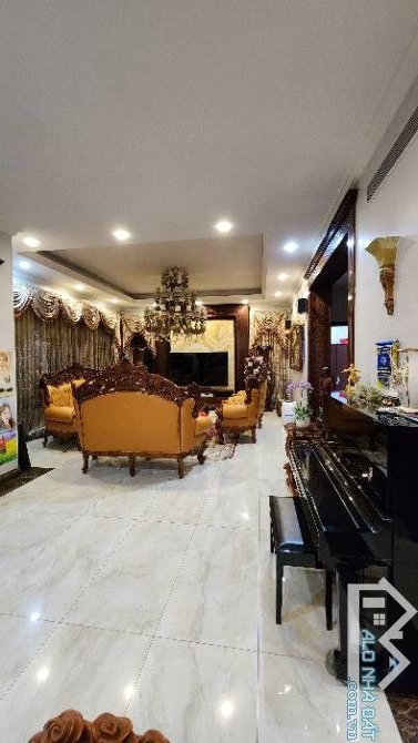 Bán Biệt Thự 5.2ha Yên Hòa DT 310m2, Mặt tiền 18m - 4 Ô tô tránh - Giá 109 tỷ - 8