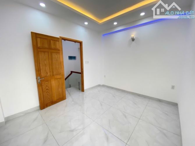 BÁN NHÀ HƯƠNG LỘ 2 - GẦN BỆNH VIỆN BÌNH TÂN - NHÀ 5 TẦNG - 60M2 - 4 PN - HẺM XE TẢI 8M XỊN - 8