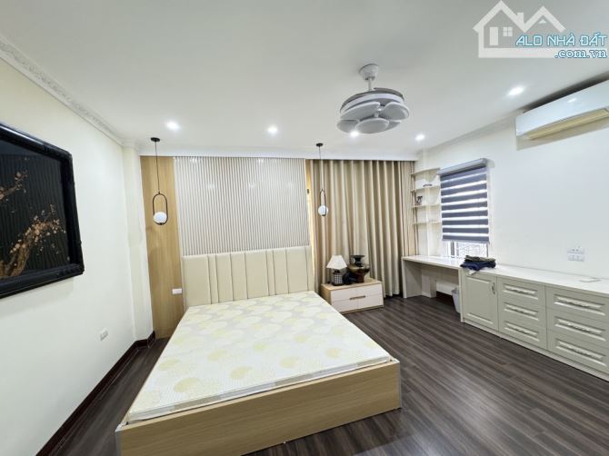 Bán nhà nguyễn văn cừ 61m² , mt 5m , 5 tầng giá 12,9 tỷ , gara ôtô vào nhà . - 8