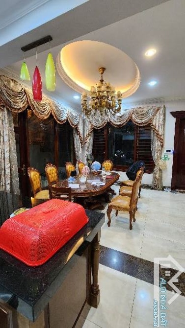 Bán Biệt Thự 5.2ha Yên Hòa DT 310m2, Mặt tiền 18m - 4 Ô tô tránh - Giá 109 tỷ - 9
