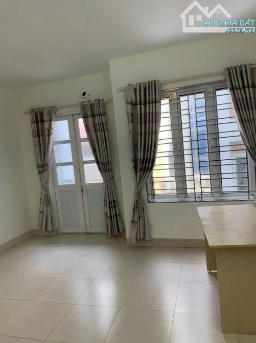 Bán nhà Miếu Đầm, Gần ĐL Thăng Long, Mễ Trì, Nam Từ Liêm. Dt:45m2. MT:5,5 mét. Giá:10,5 Tỷ