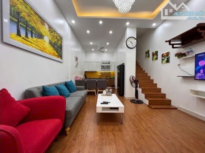 HÀM NGHI,HAI MẶT NGÕ, 10M RA PHỐ, HIẾM NHÀ BÁN.38m²× 3 . Giá Nhỉnh 8 tỷ.