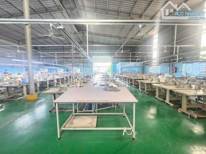 Cho Thuê 2.000m2 Xưởng Ngoài KCN Tân Uyên Bình Dương DT Đất 2.200m2