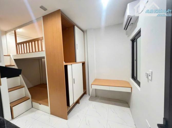 CCMN Lê Thanh Nghị 40m2 5T – Thang Máy – 20m ra phố