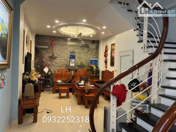 SIÊU PHẨM PHỐ TRẠM - CỰC HIẾM-42M ,MT 4 M Ô TÔ CỰC GẦN -- NGẬP TRÀN TIỆN ÍCH CHỈ 7 TỶ