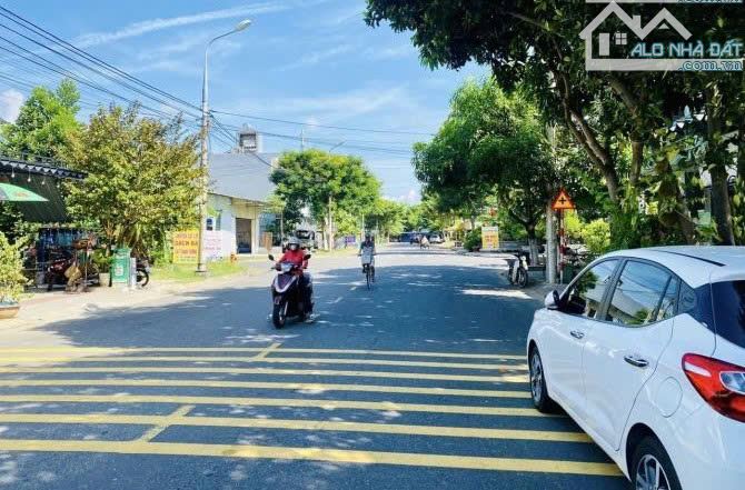 Bán nhà 3 tầng mặt tiền đường 10m5 Thanh Hóa, Hòa Xuân -khu kinh doanh