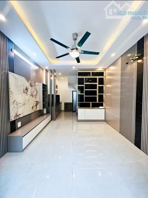 Bán nhà Phương Canh, Nam Từ Liêm, phố Trịnh Văn Bô xây 5 Tầng, 3P Ngủ rộng