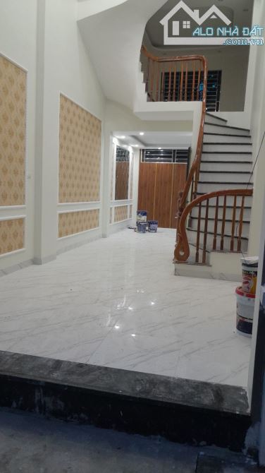 Chính chủ bán nhà Hữu Hòa 40m2, trước sau đều thoáng, ngõ rộng ô tô đỗ - 1