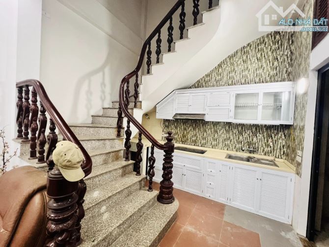 Bán nhà Văn Cao Ba Đình. Sổ 38m, 5 tầng 3 ngủ, MT3m5 Giá 8 tỷ - 1