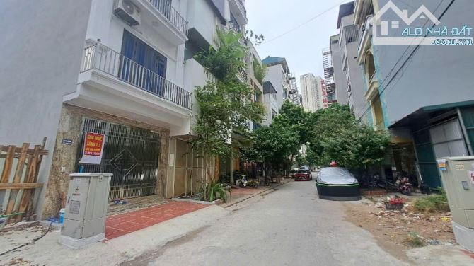 BÁN ĐẤT PHÂN LÔ VỈA HÈ - ÔTÔ TRÁNH- KINH DOANH - LA KHÊ - Hà ĐÔNG, DT 50M GIÁ 11.25 TỶ - 1