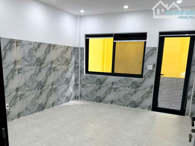 Cho thuê nhà cao tầng trung tâm 4m x 20m đường Huỳnh Khương Ninh, Quận 1 - 1