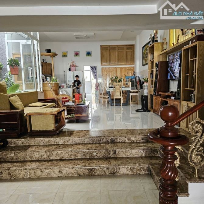 Bán nhà mặt tiền trần hưng đạo, phan thiết buôn bán kinh doanh cực tốt - 2