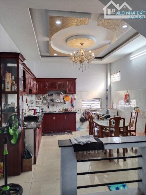 Bán nhà HXT Võ Văn Vân, Tân Tạo, Bình Tân, DT 55m2 - 4 x 14 - 4 tầng, Giá 4.65 tỷ TL.  + K - 2