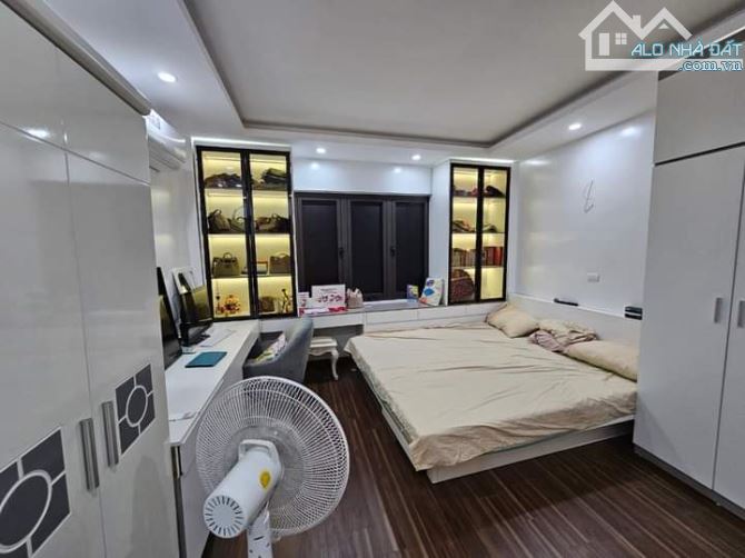 Bác Hương bán nhà Phố Cầu Giấy, DT: 66m2, Hai thoáng, Nội thất Xịn sò - 2
