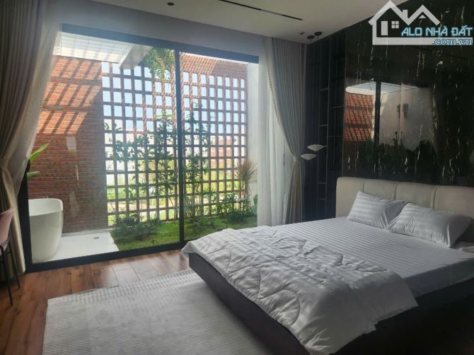 Siêu phẩm nhà 3 tầng, gần Hoàng Thị Loan, nội thất đầy đủ - 2