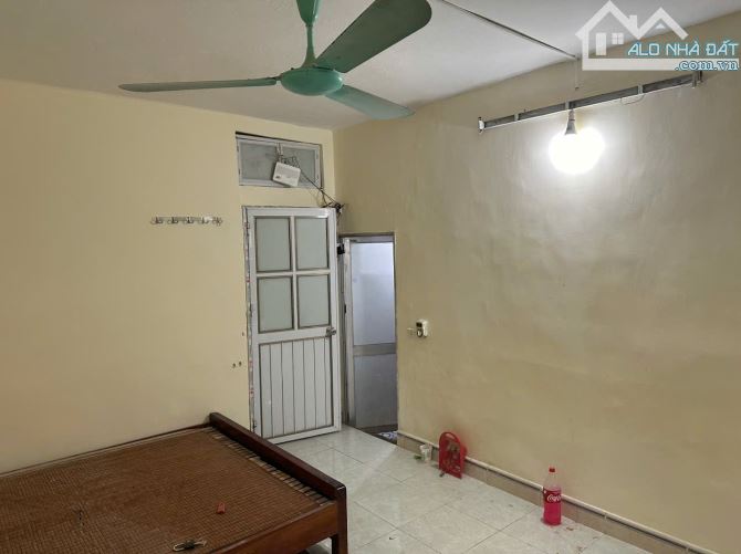 ⚜  Căn Hộ Tập Thể E3 Phương Mai, Đống Đa, 35M2 2PN + VS Khép Kín, SĐCC, Giá rẻ 2.2 Tỷ ⚜ - 2