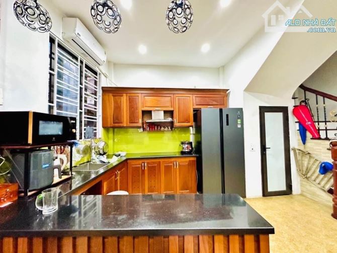 Nhà 46m2*5T Giải Phóng, 3 mặt thoáng, mặt tiền lớn, ngõ ba gác - 2