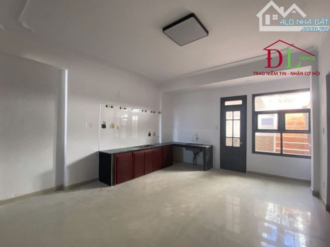 Bán nhà 125m² đã hoàn công 2 mặt tiền KQH Ngô Quyền, phường 6, Đà Lạt có sân đậu ô tô - 2