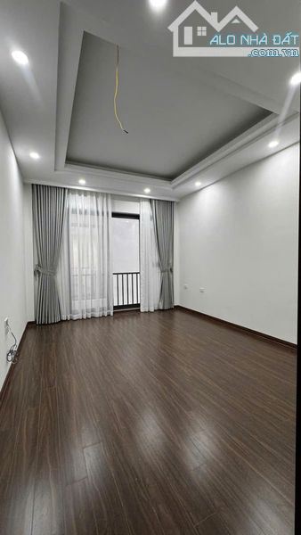 Hiếm! Bán Gấp Nhà Phố Ái Mộ, Hồng Tiến, Bồ Đề, 31m2, 5 Tầng, Phân Lô, Ô Tô, 6 Tỷ Hơn - 2