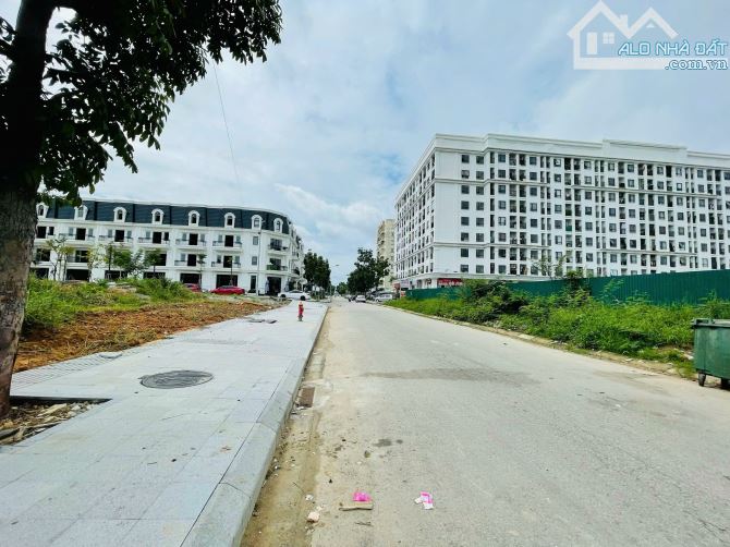 Đất kiệt ô tô đường Nguyễn Lộ Trạch, phường Xuân Phú, Tp.Huế ❌ Dt: 102m2 - Vị trí: Ngay cầ - 2