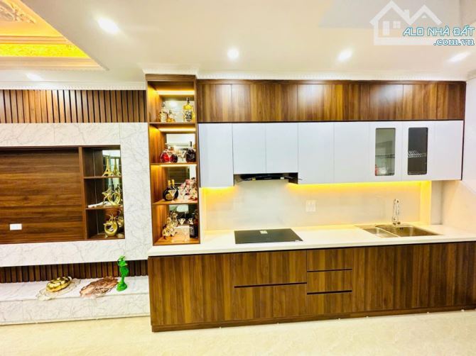 BÁN NHÀ CẦU GIẤY 30M2 x 5 TẦNG FULL NỘI THẤT ĐẲNG CẤP, Ở SƯỚNG. - 2