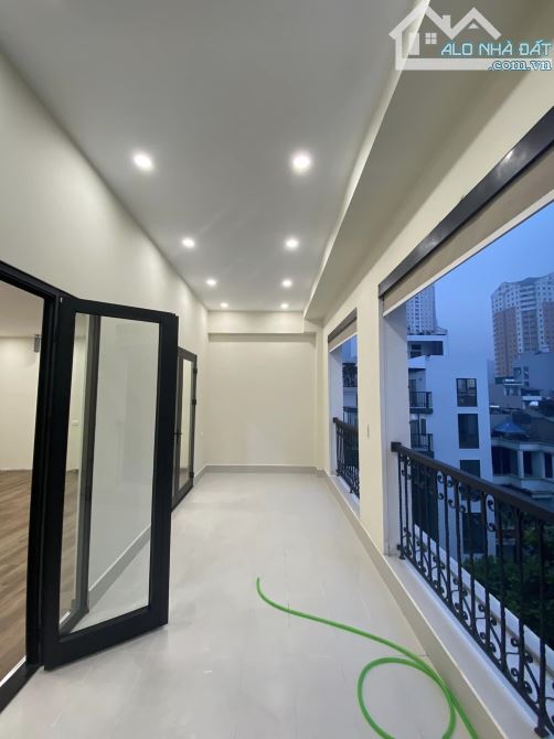 PHÂN LÔ VIP ĐỖ QUANG GARA ÔTÔ TRÁNH THANG MÁY VIEW VƯỜN HOA KD ĐỈNH 94m2 8T MT 7.5m SỔ ĐẸP - 2