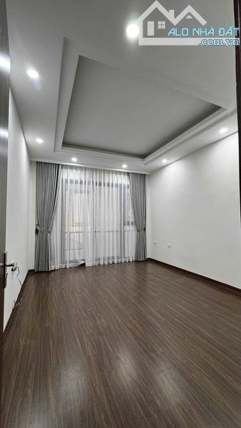 Hiếm! Bán Gấp Nhà Phố Ái Mộ, Hồng Tiến, Bồ Đề, 31m2, 5 Tầng, Phân Lô, Ô Tô, 6 Tỷ Hơn - 3