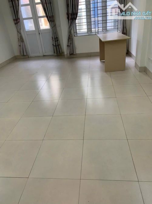 Bán nhà Miếu Đầm, Gần ĐL Thăng Long, Mễ Trì, Nam Từ Liêm. Dt:45m2. MT:5,5 mét. Giá:10,5 Tỷ - 3
