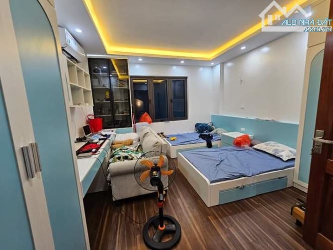 Bác Hương bán nhà Phố Cầu Giấy, DT: 66m2, Hai thoáng, Nội thất Xịn sò - 4