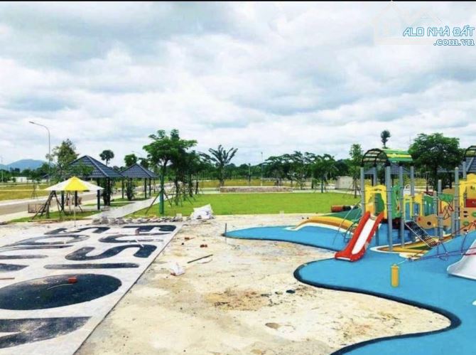 BÁN NHANH LÔ THỔ FULL TIỆN ÍCH 7x20=140m2,CÁCH SÂN GOLF 5P ĐI XE - 4