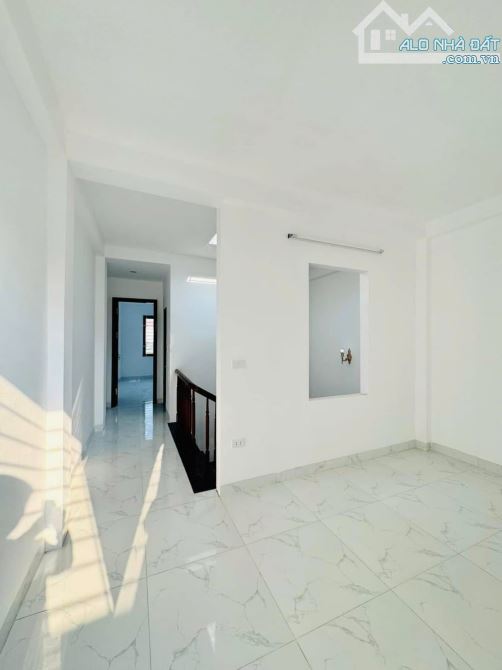 Nhà trung tâm Hoài Đức 40M 4 Tầng, 4 ngủ, ngõ 3,5m thoáng ô tô đỗ gần giá 4 tỷ - 6