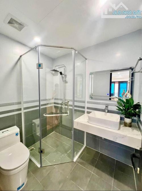 Bán nhà mặt ngõ Kim Chung 37M 4 Tầng, 5 phòng, ô tô con đỗ giá nhỉnh 4 tỷ - 6