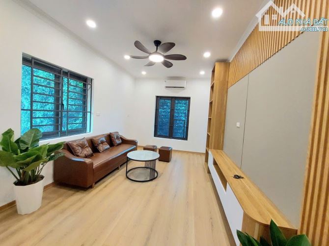 SIÊU ĐẸP - TẬP THỂ MAI ĐỘNG - 42/120M2 - TRUNG TÂM - GẦN PHỐ - Ô TÔ GẦN  - 3,95 TỶ. - 6