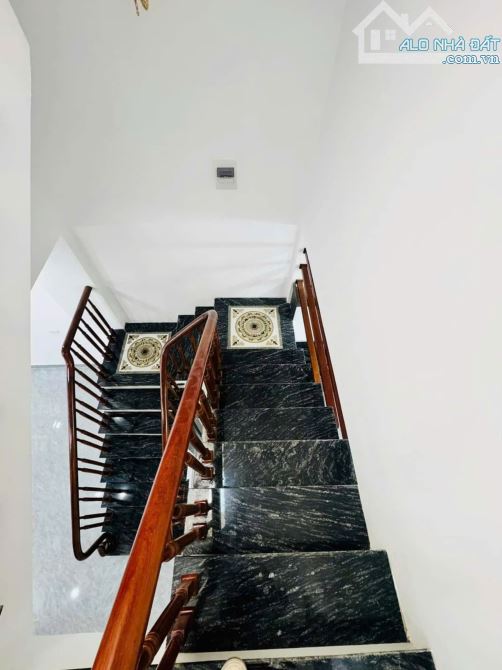 Nhà trung tâm Hoài Đức 40M 4 Tầng, 4 ngủ, ngõ 3,5m thoáng ô tô đỗ gần giá 4 tỷ - 7