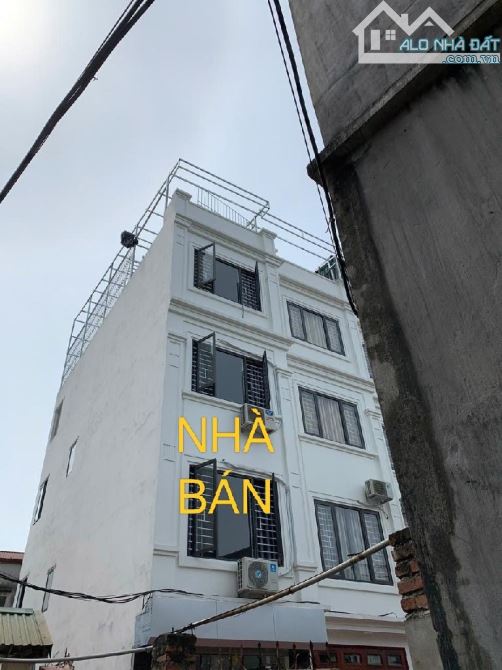 Bán Nhà Phố Trạm - Long Biên - 45m2 - 7,9 Tỷ - Tặng Full Nối Thất - 15m Ô Tô Tránh - 8